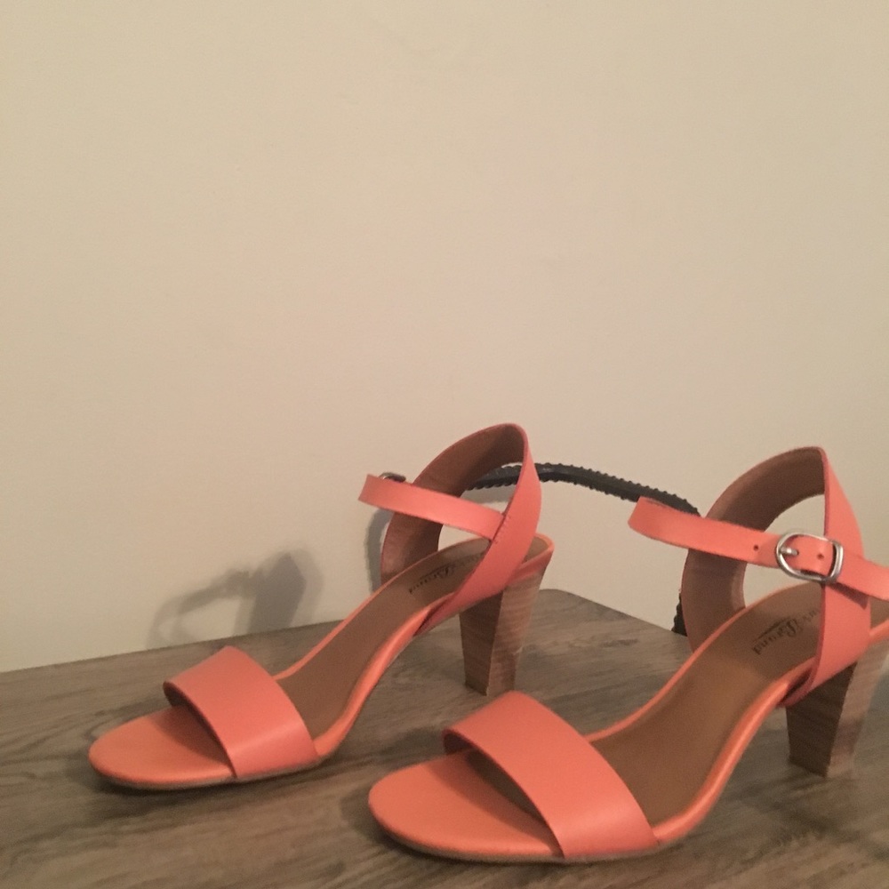 Lucky brand heals
